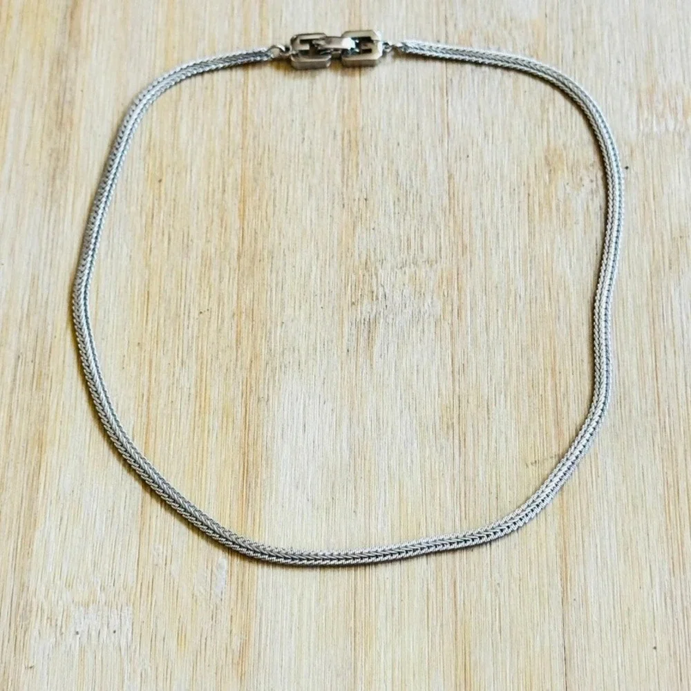 Givenchy Signed Choker Logo Necklace Silver Modernist Chain 18